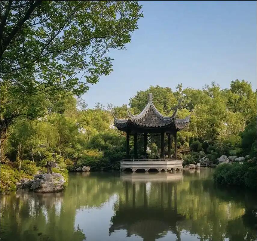 北海银海距离餐饮有限公司